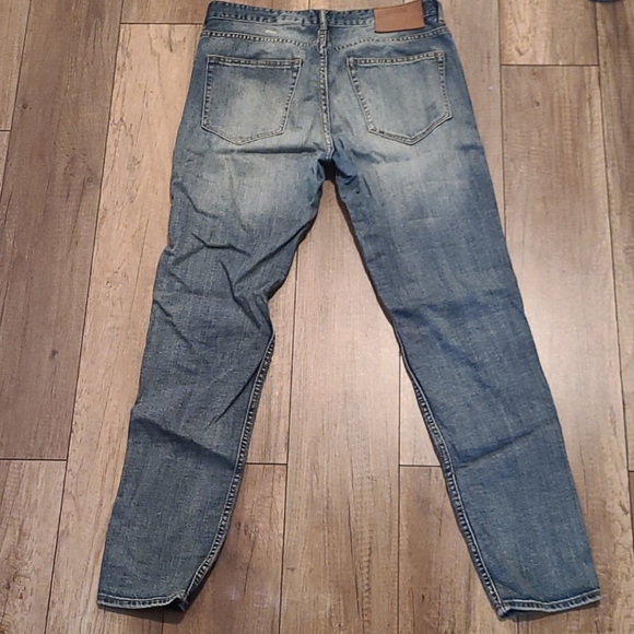 Distressed Boyfriend Jeans - Picture 5 of 9